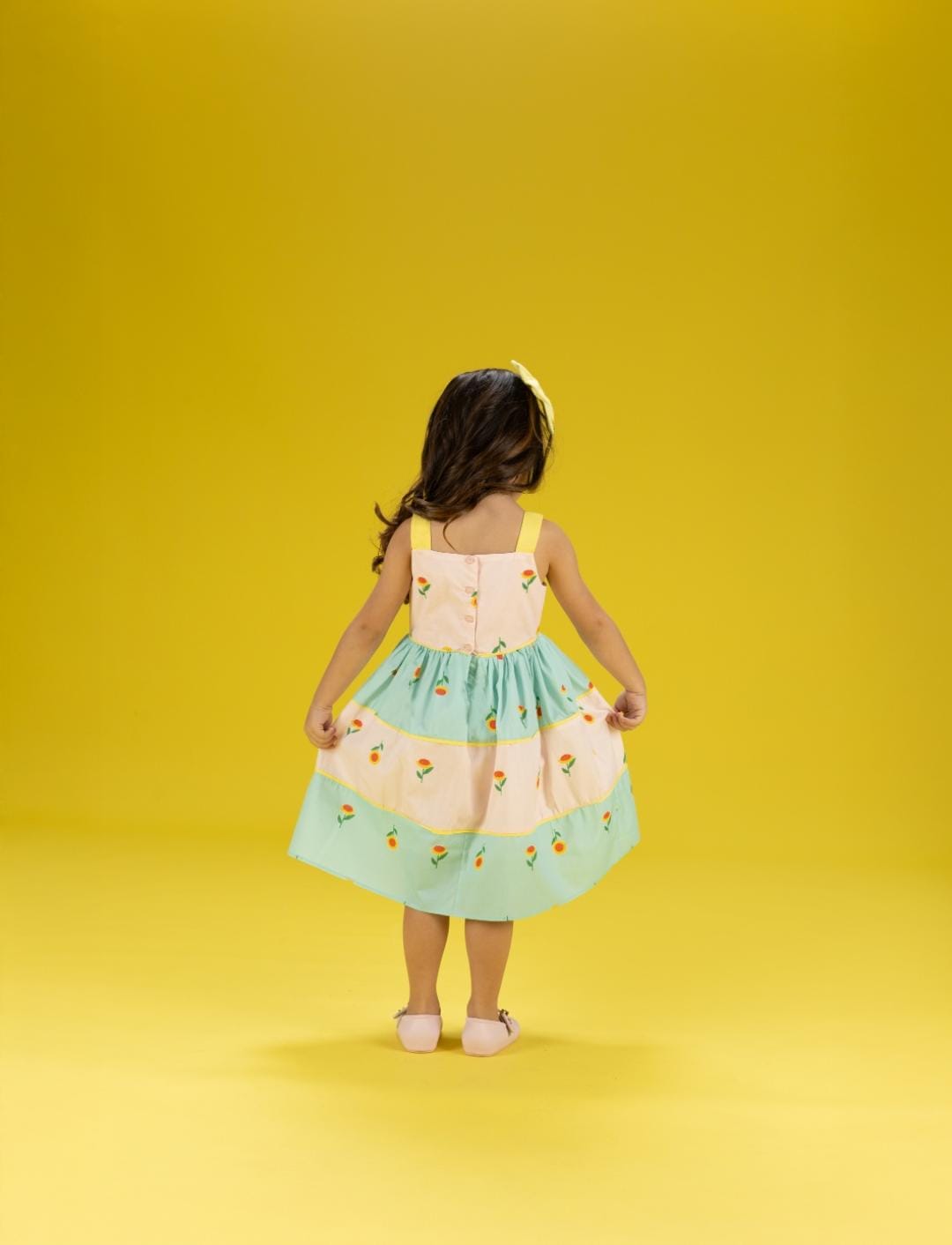 VESTIDO GIRASSOL-LANDIA FUNDO VERDE E ROSA